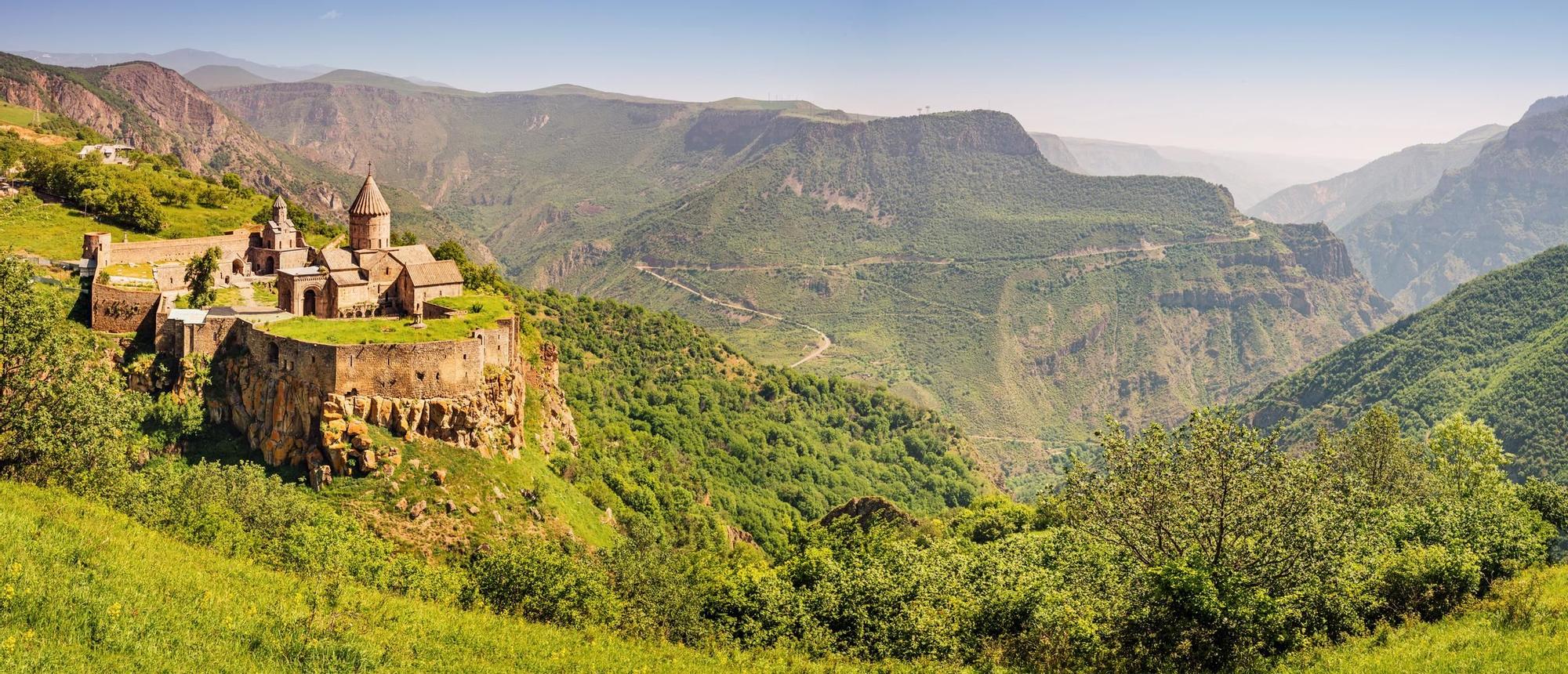Por los valles y colinas de Armenia