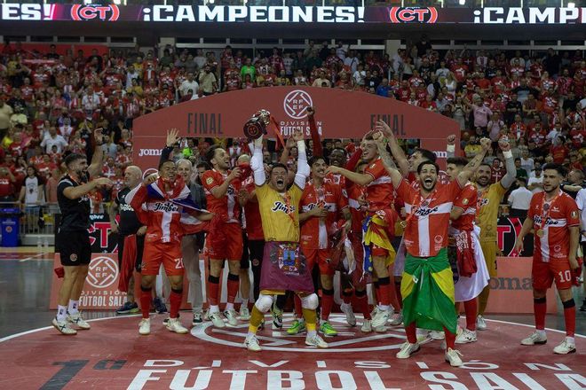 El Jimbee Cartagena celebra su segunda liga consecutiva