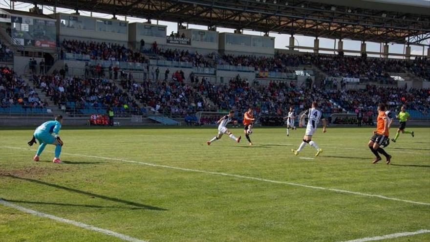 El Badajoz, a sellar el ‘playoff’ ante un estadio abarrotado