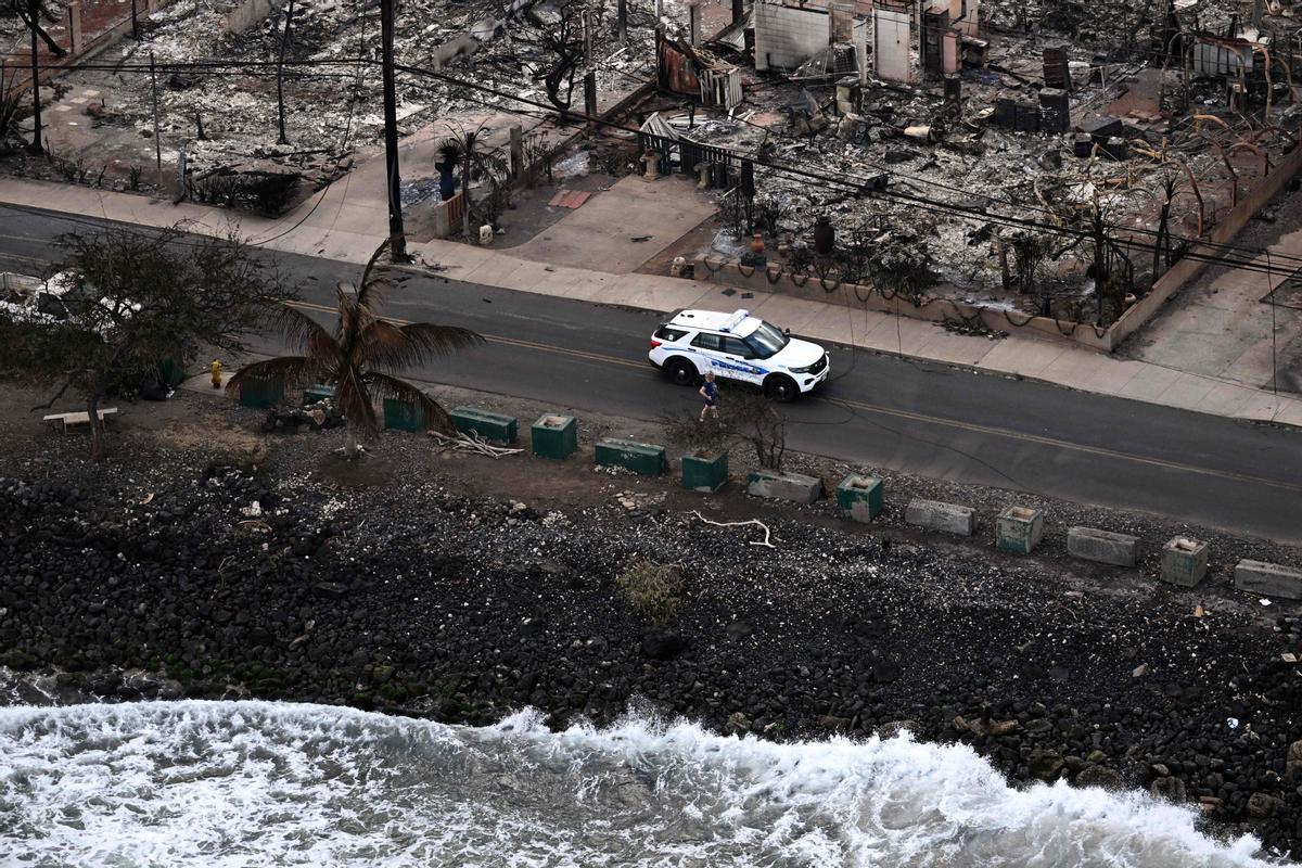 El fuego destruye la localidad de Lahaina, en Hawái