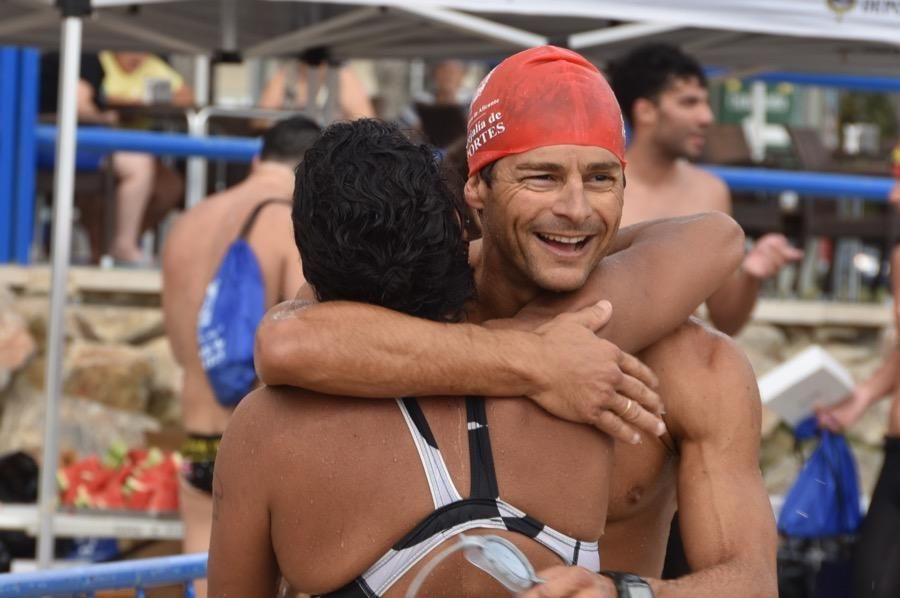 Más de 250 nadadores celebran el centenario de la Vuelta a la Escollera