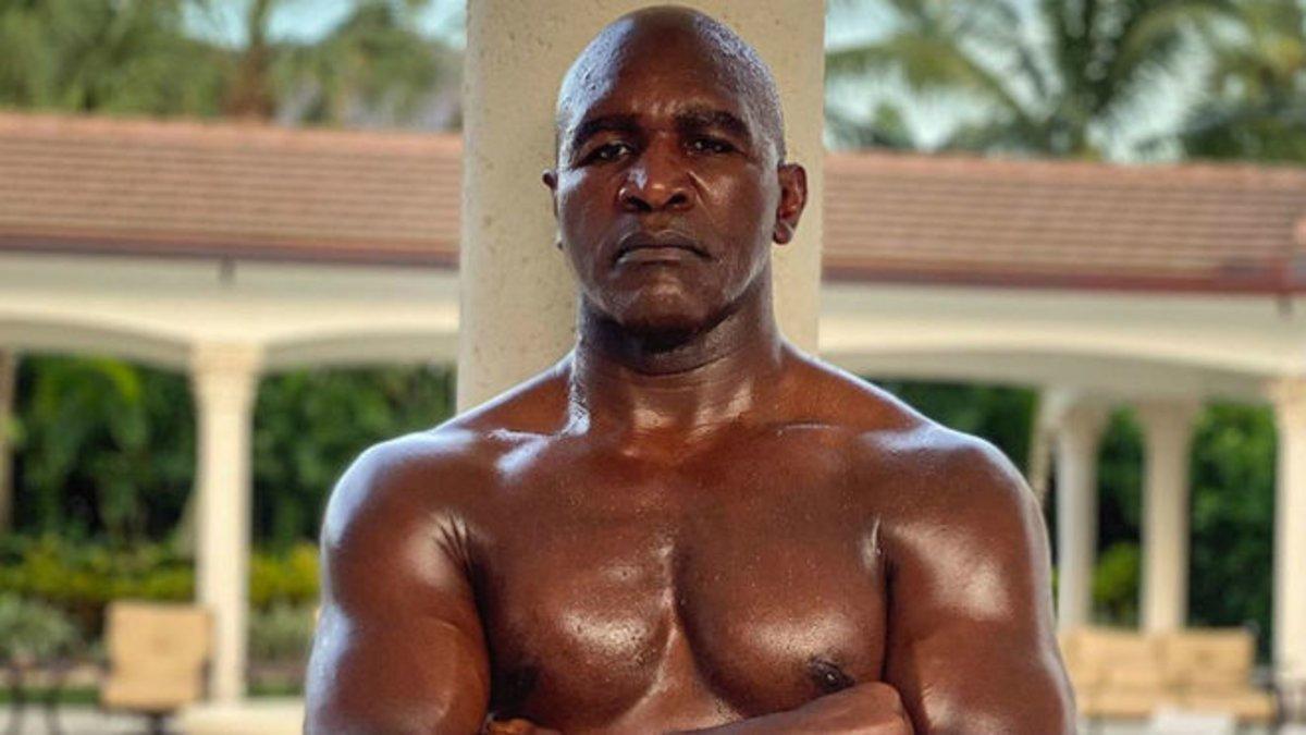 Evander Holyfield, a sus 58, en una imagen difundida en sus redes