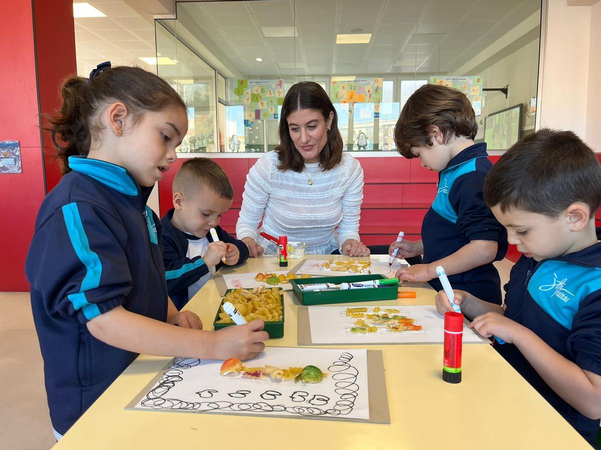 Primera jornada de las fiestas colegiales de la Inmaculada (en imágenes) Primera jornada de las fiestas colegiales de la Inmaculada (en imágenes)