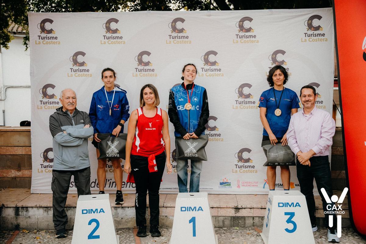 Podio femenino del Campionat Autonòmic d'Orientació Sprint, en Xàtiva.
