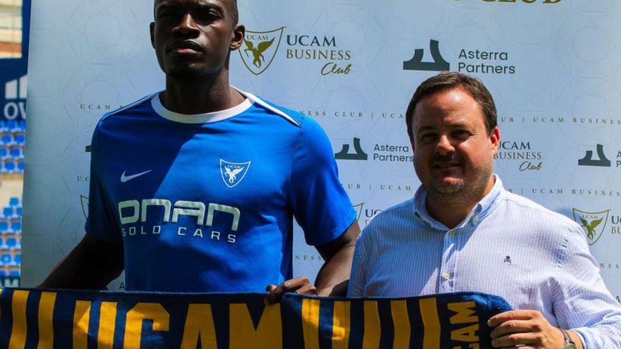 Omar Jaiteh, presentado como nuevo jugador del UCAM Murcia | UCAM MURCIA CF