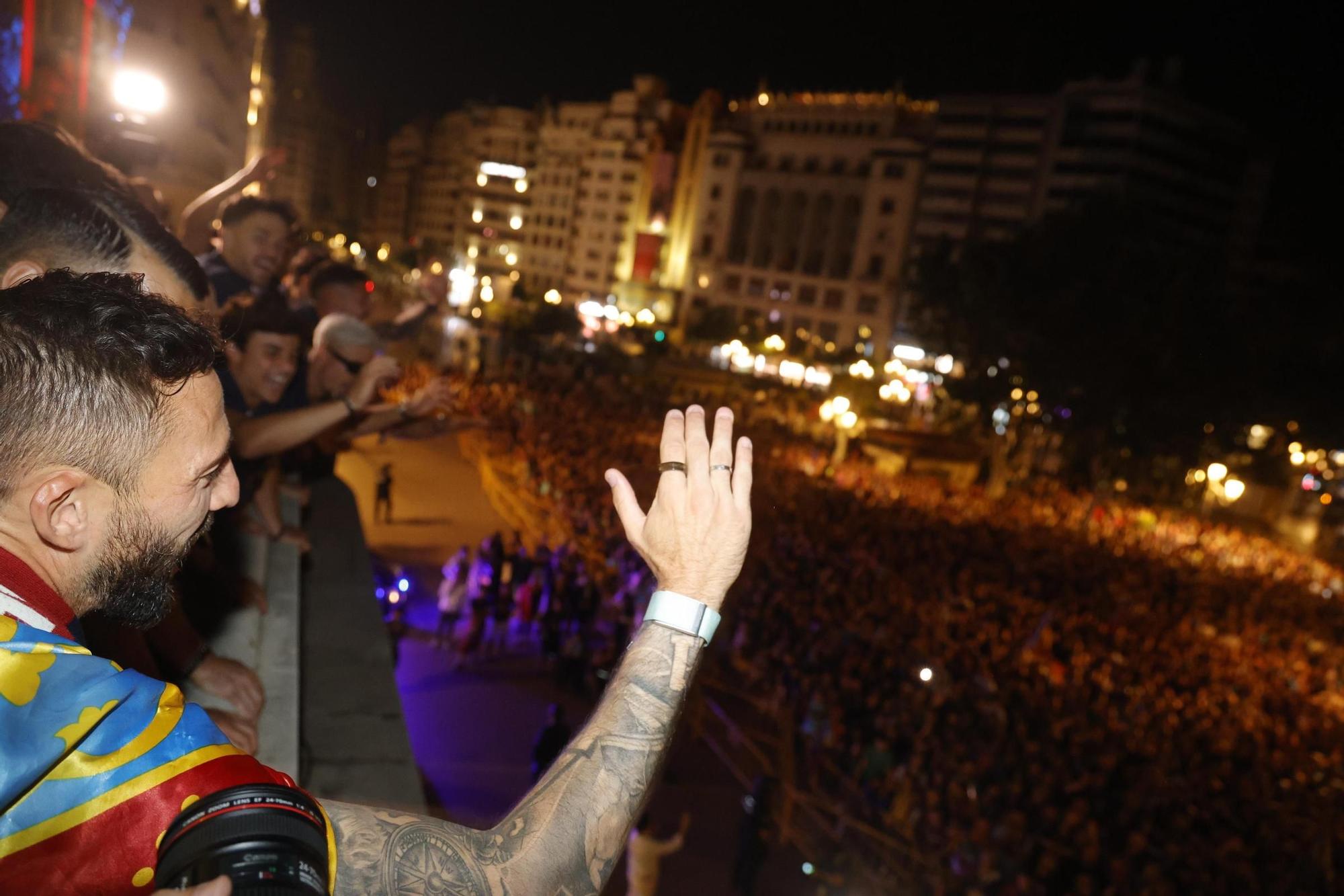 Todas las fotos de la rúa del Levante UD por su ascenso a Primera División