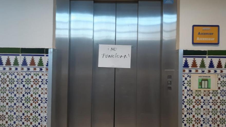 Imagen del ascensor averiado.