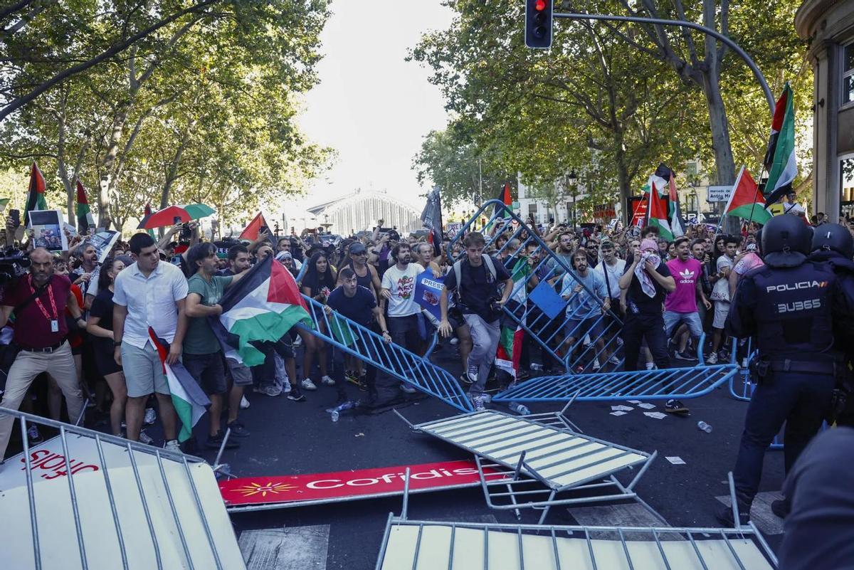 Protestas en la Vuelta a España a su paso por Madrid.