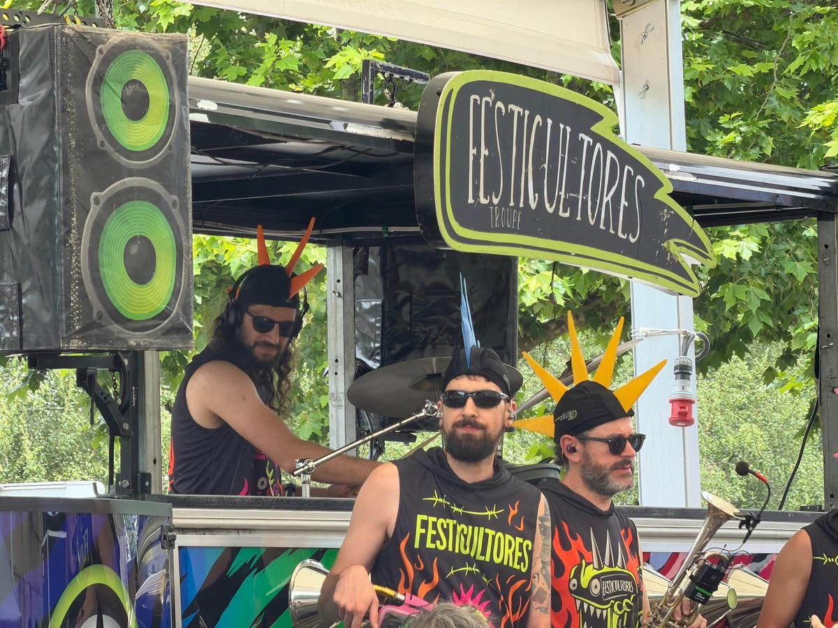 Luis Zahera y Festicultores cierran por todo lo alto las fiestas de Fontiñas
