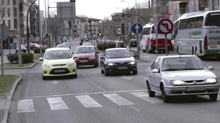 Tráfico rodado en la avenida de Cardenal Cisneros.