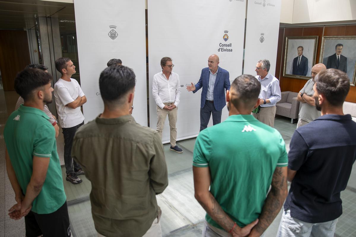 Reconocimiento del Consell de Ibiza a la PE Sant Jordi tras su ascenso a Tercera RFEF