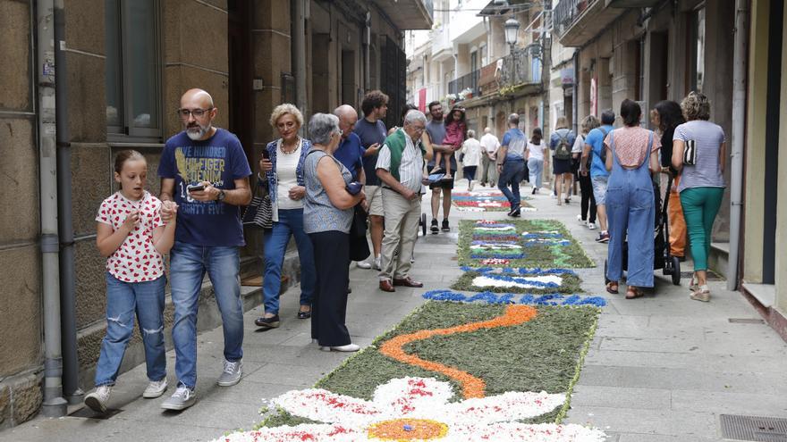 Redondela, cubierta por sus alfombras de flores