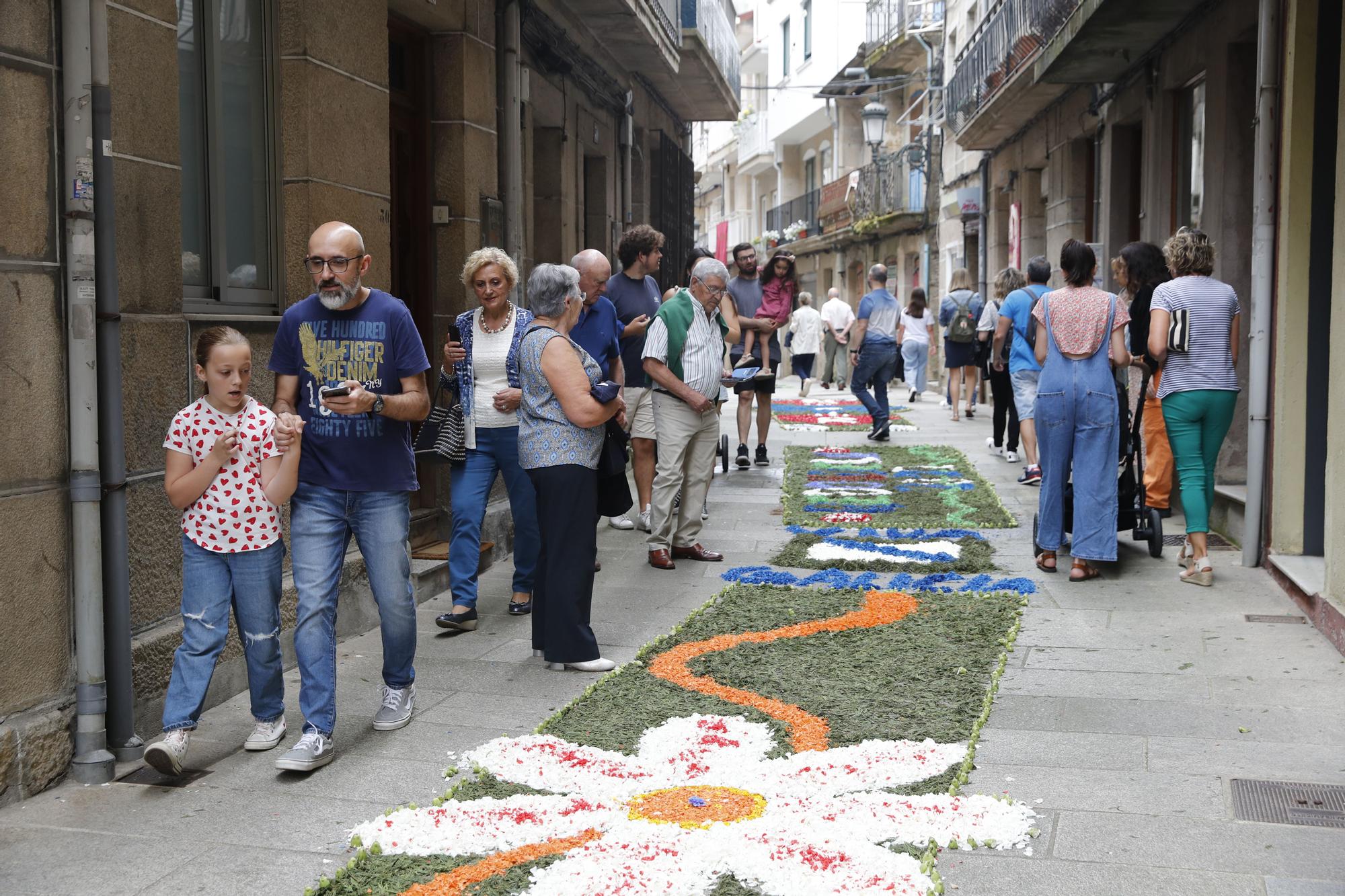 Redondela, cubierta por sus alfombras de flores