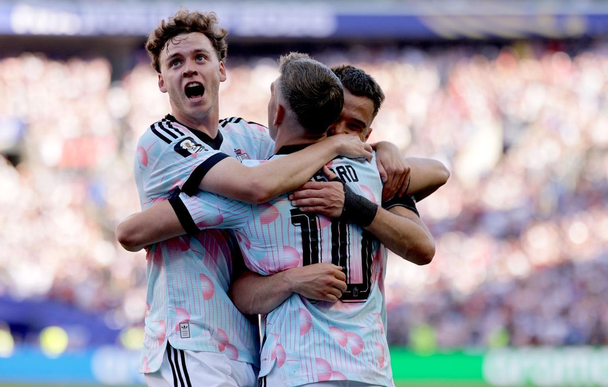El belga Leandro Trossard celebra uno de los goles de su selección ante Estados Unidos.