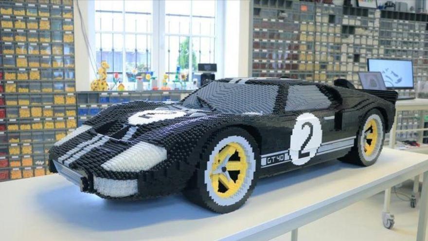 Ford se deja seducir por la magia de Lego