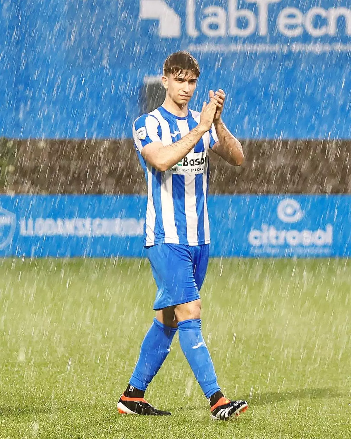 Víctor Zacarés seguirá en las filas del CF Gandia una temporada más
