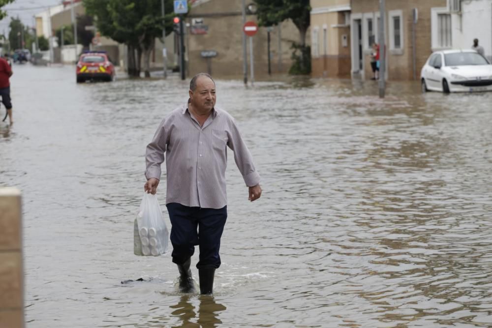 Mas de 400 vecinos de El Raal siguen aislados en sus casas