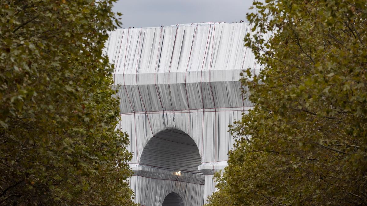 El Arco del Triunfo embalado fue visto por seis millones de personas.
