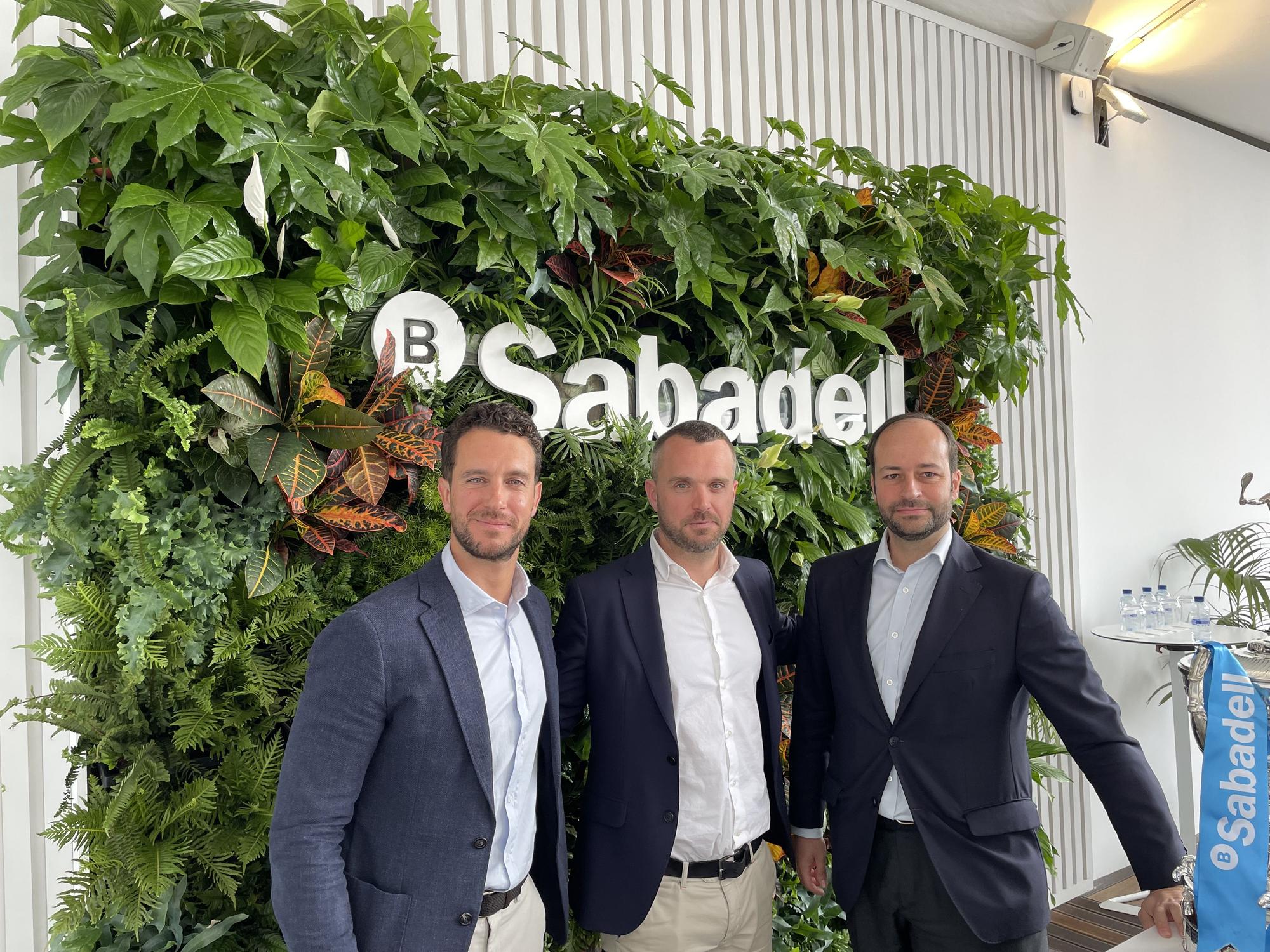 Guillem Masferrer (Asabys Partners), Xavier Palomer (Amelia Virtual Care) y Raúl Rodriguez (Banco Sabadell)
