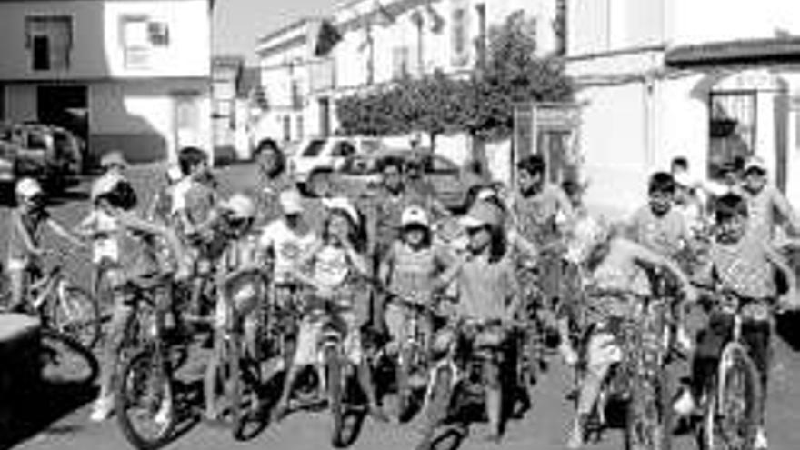 Primer día de la bicicleta en Oliva de Mérida