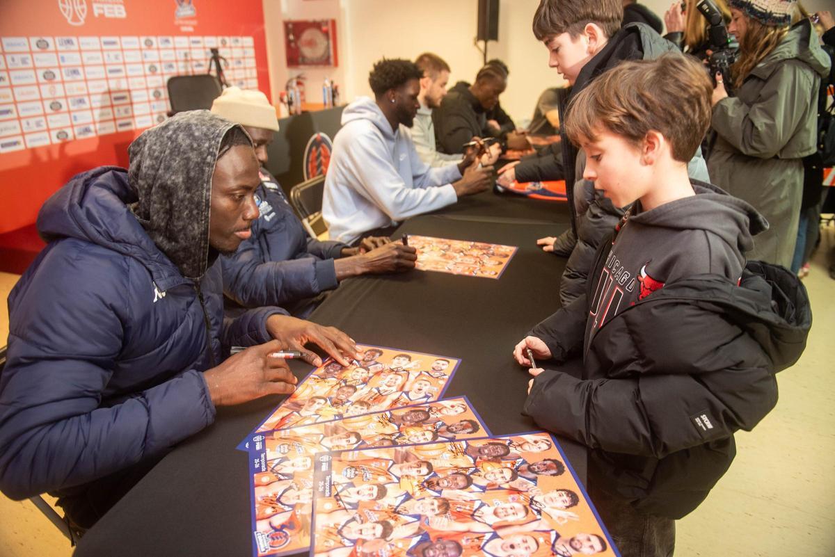 Entrenamiento de puertas abiertas del Leyma en el Coliseum