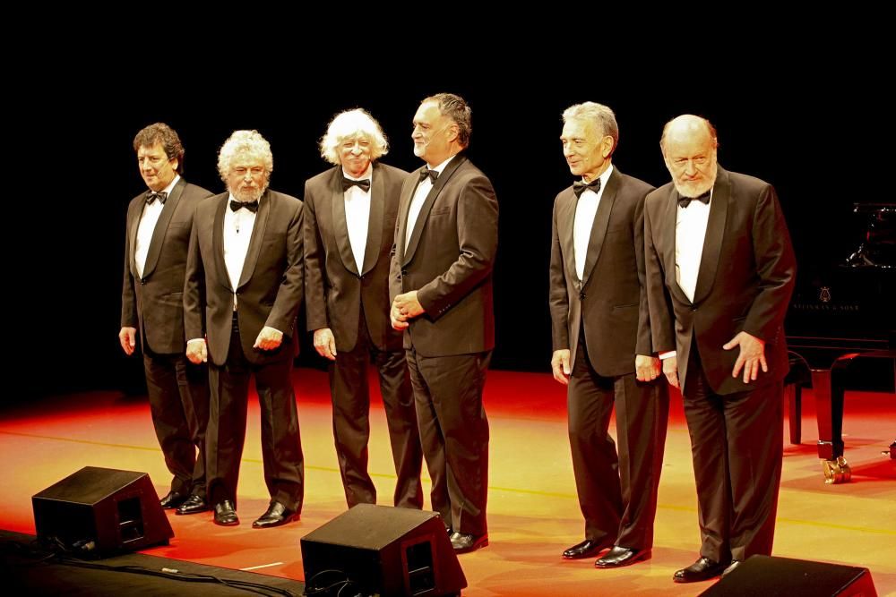 Encuentro con el público de “Les Luthiers” y actuación en Gijón