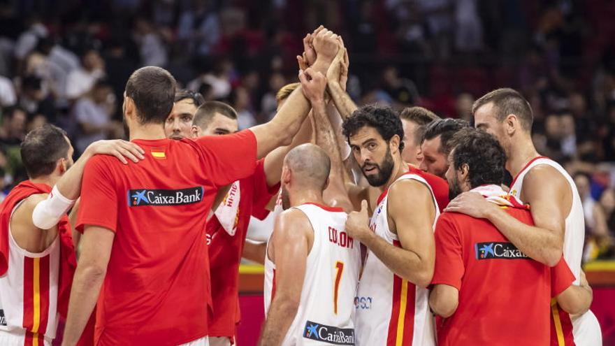 La selección durante el partido ante Túnez.