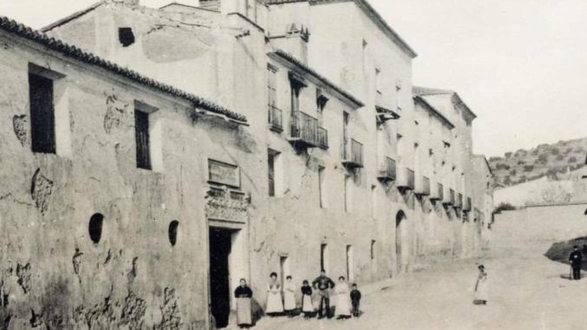 Imagen antigua de la Real Fábrica del Conde de Aranda de l'Alcora, considerada la cuna de la industria cerámica en Castellón.