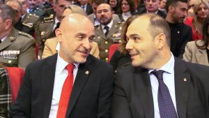 El delegado del Gobierno, Carlos Prieto, y el conseller de la Presdiència, Albert Dalmau, en el acto de celebración del 46 aniversario de la Constitución
