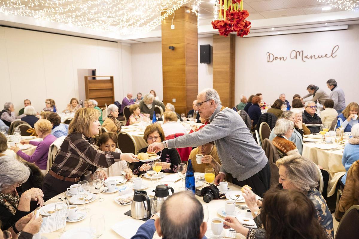 El hotel Don Manuel de Cáceres acogió este sábado el acto de apertura del año de la Asociación de Amigos del Centro de Cirugía de Mínima Invasión