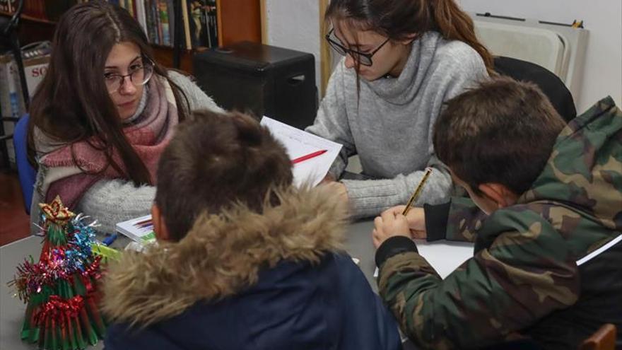 La Soledad imparte clases de refuerzo escolar a niños del barrio