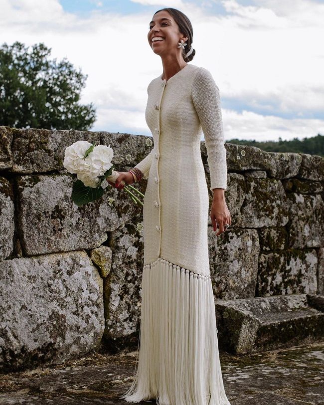 Zara ha lanzado una ideal del vestido de novia con 'tweed' y botones joya del que todas hablaban en Instagram - Woman