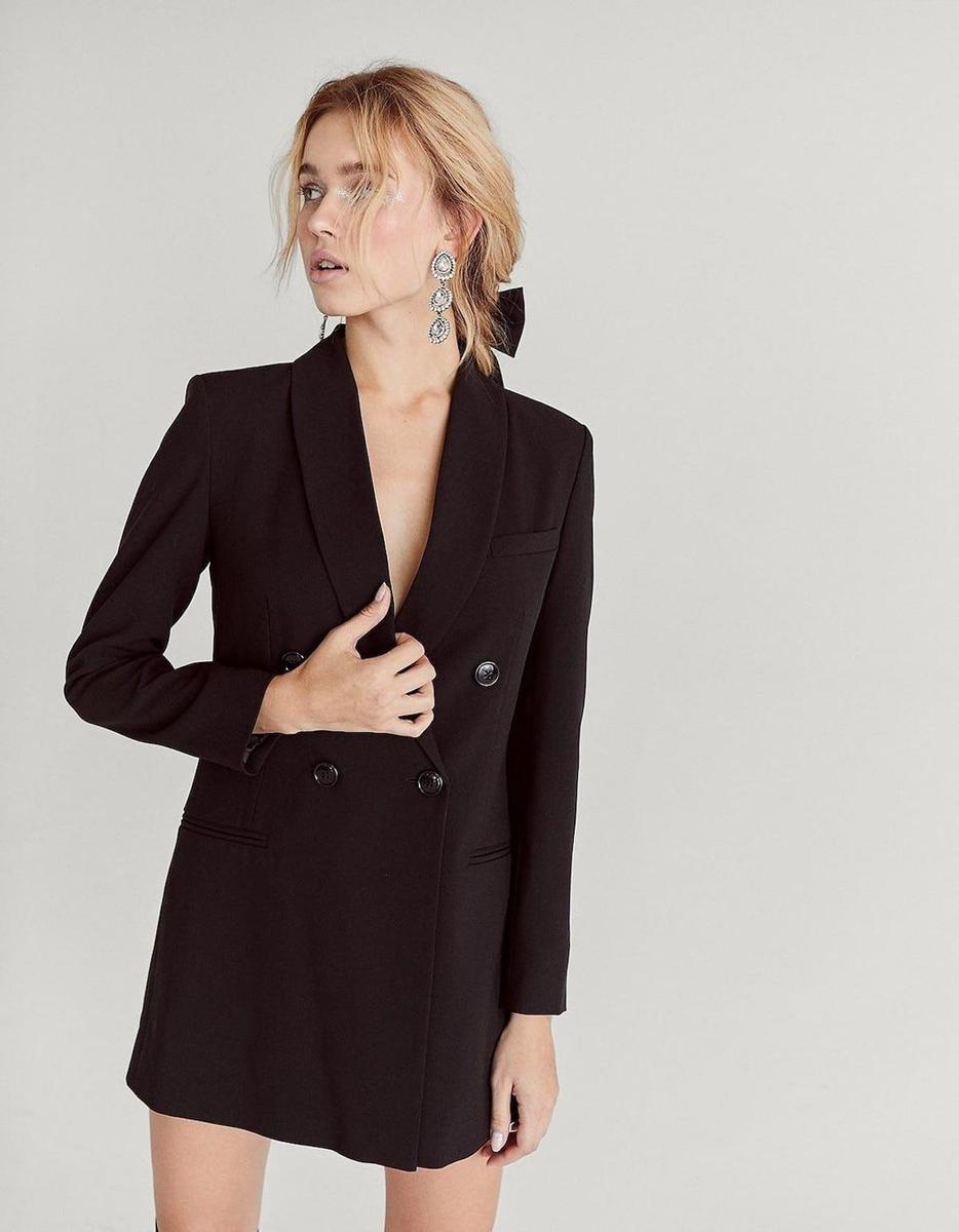 Vestido blazer, de Stradivarius (Precio: 35,99 euros)