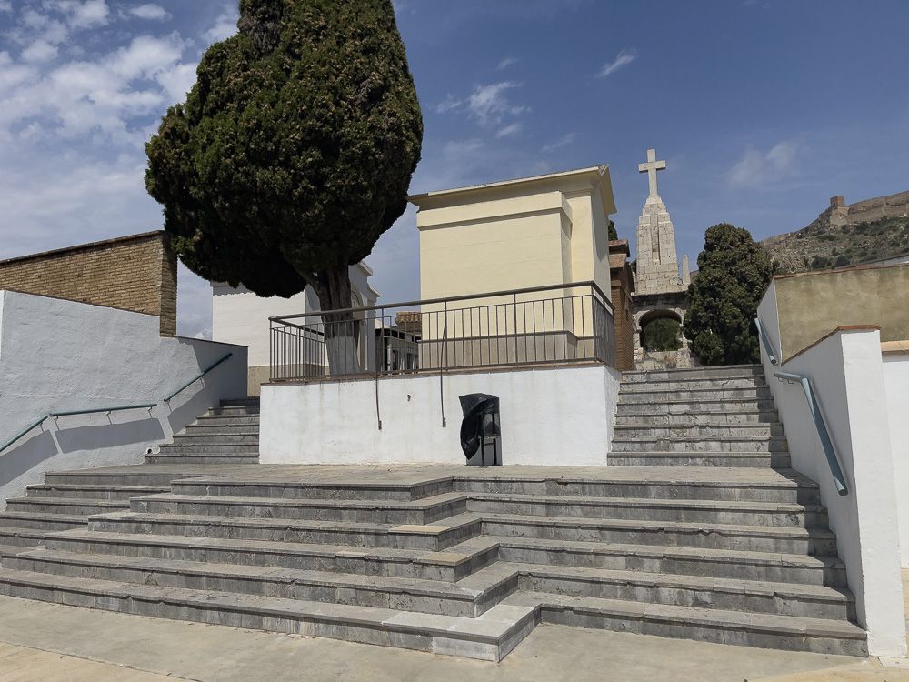 Asignaturas pendientes en los cementerios de Sagunt