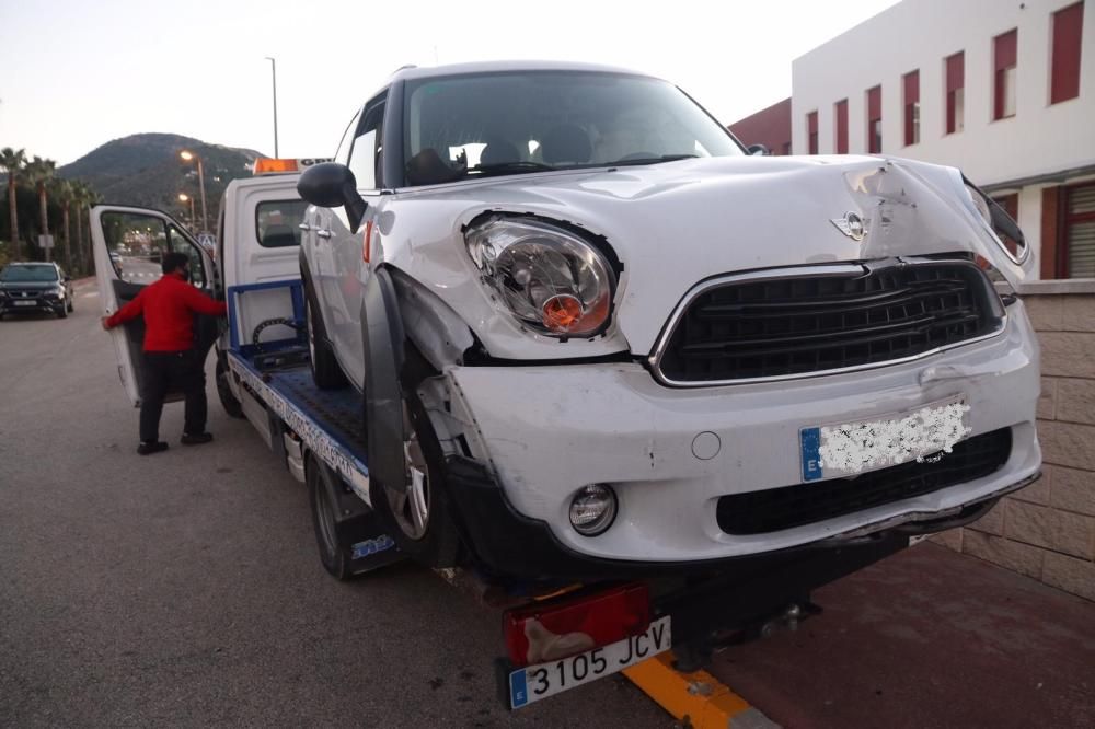 Coche que conducían las víctimas en el momento del ataque.