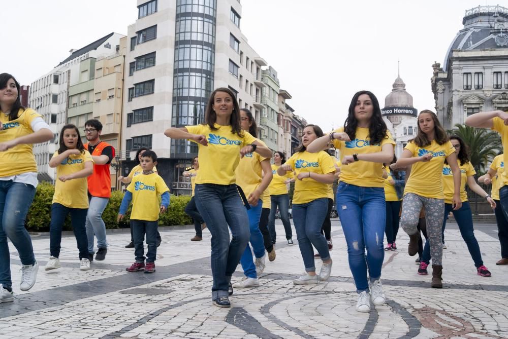 Flashmob para apoyar a la Asociación Galbán