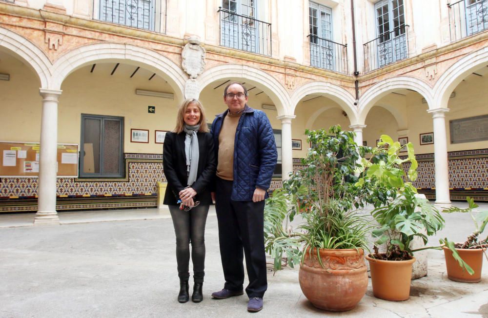 En el Instituto Gaona se encuentra la mayor colección mundial de azulejos sevillanos de la novela de Cervantes, instalados hacia 1933