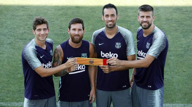 En la temporada 2020/2021 junto a Leo Messi, Sergi Busquets y Gerard Piqué se convirtió en capitán del FC Barcelona.