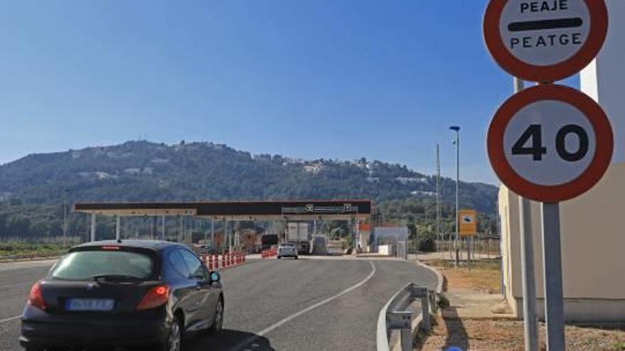 La pérdida de ingresos de la autopista obliga a Oliva a subir los impuestos