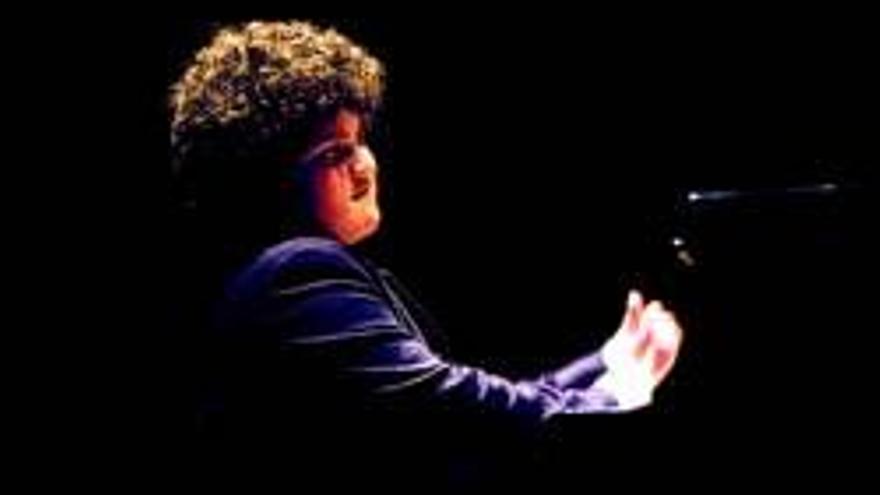 El niño prodigio del piano llena el Gran Teatro