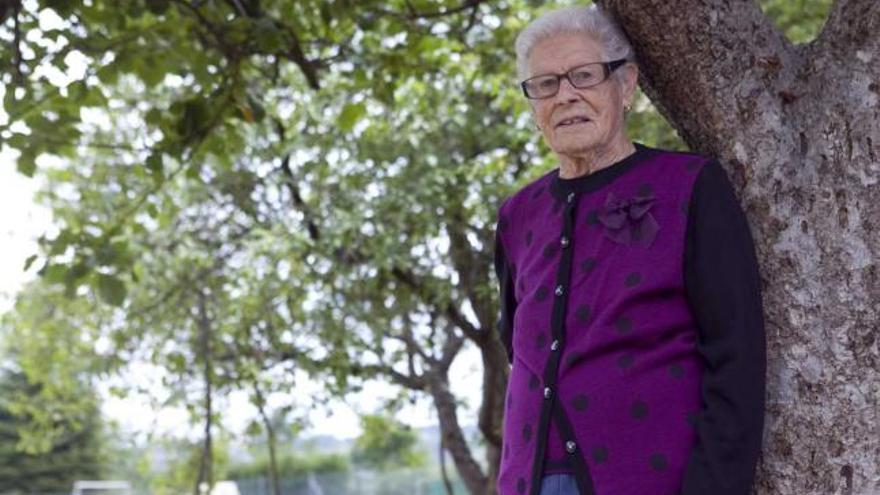 Carmen Suárez, ayer, en su casa de San Claudio.