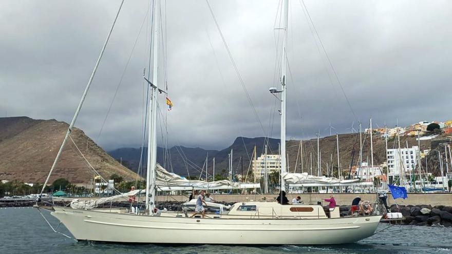 El velero ‘La Peregrina’ zarpa rumbo a La Deseada, en el Caribe