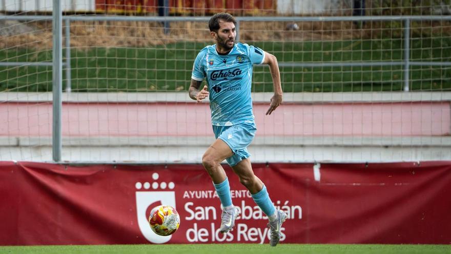 Adri Mercadal, autor del gol del Coria, en un partido anterior.