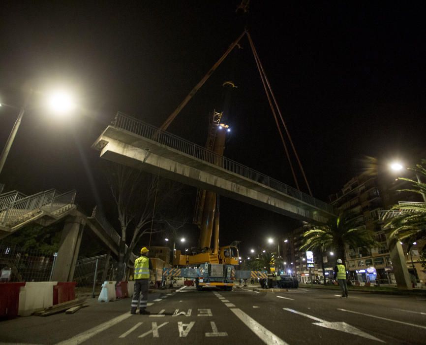 Desmontaje de las pasarelas de la Avenida del Cid