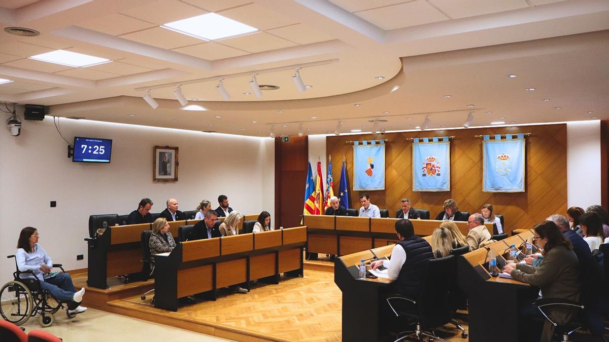 El pleno extraordinario de Burriana ha dado un nuevo paso para retomar los trabajos del instituto Jaume I.