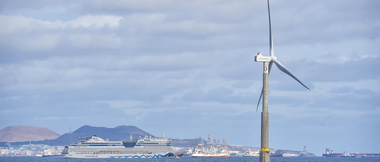 Aerogenerador marino en pruebas de la empresa Esteyco.