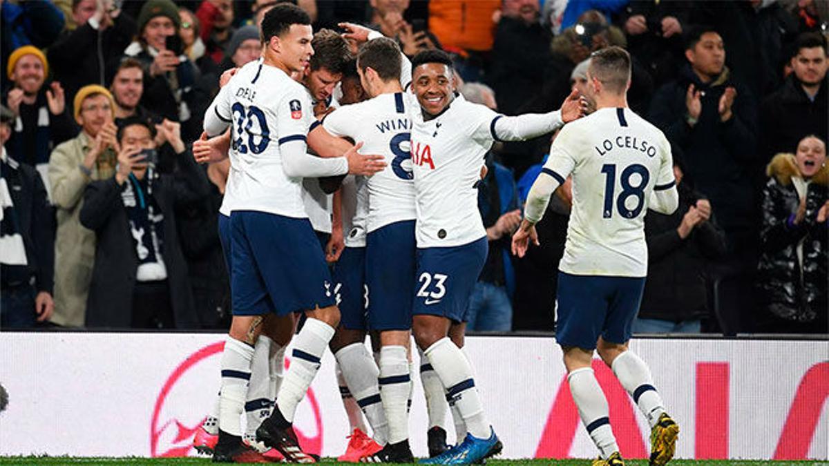 El Tottenham baja los salarios un 20%