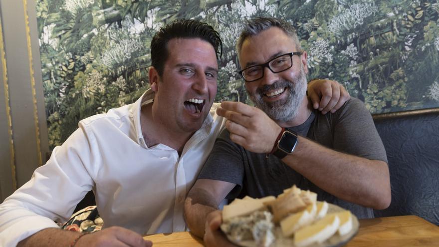 Aitor Vega se la da con queso a Miguel de Labra