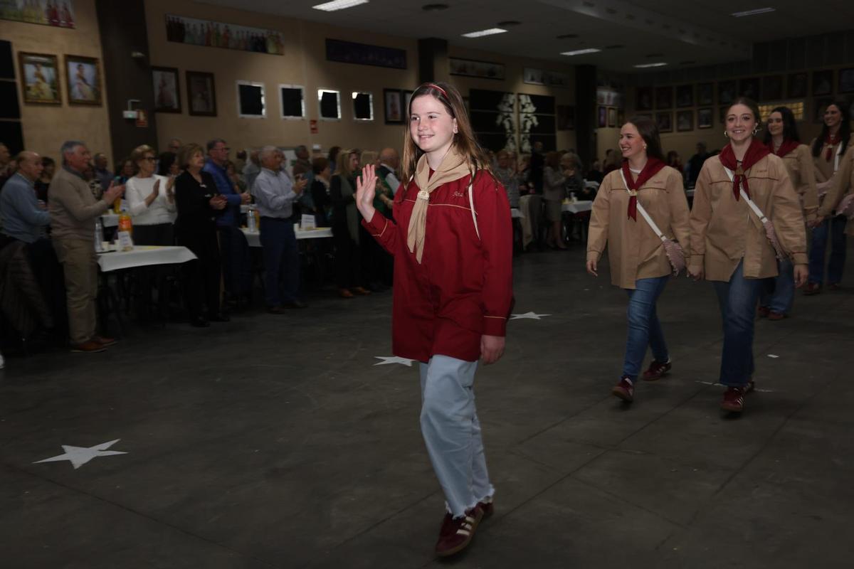 Fotogalería I Burriana celebra berenar i ball a la Llar Fallera per a la gent gran Fotogalería I Burriana celebra berenar i ball a la Llar Fallera per a la gent gran