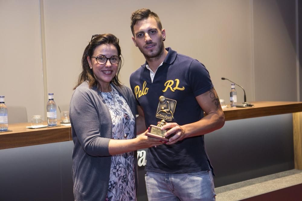 Entrega de trofeos LA NUEVA ESPAÑA a los mejores del fútbol asturiano
